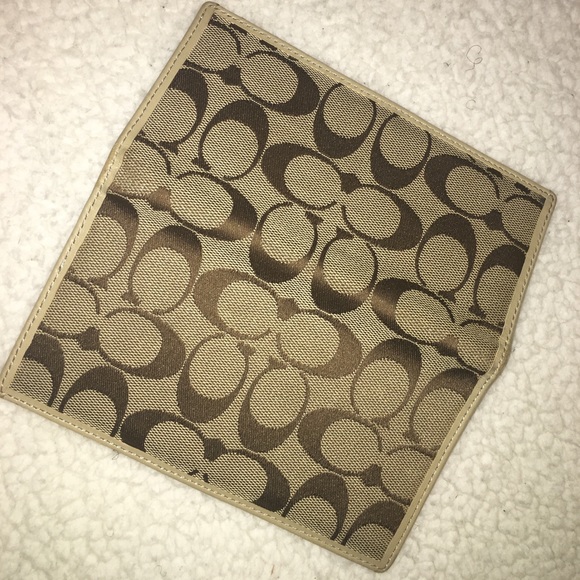 Coach - Picture 4 of 6